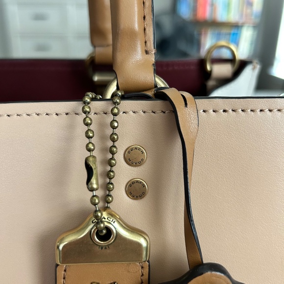 EUC Coach Rogue 31 Colorblock Beechwood Chalk Burgandy Brass HW “C”Chain RARE 👜 - Picture 5 of 16